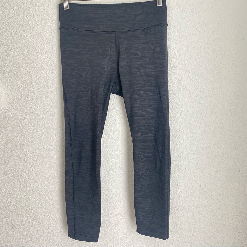 Outdoor Voices dark space gray stripe print midrise 7/8 legging size S